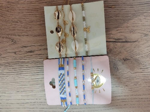 Paquete de pulseras con puls metálica (517)