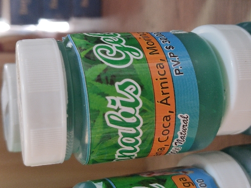 Gel de cannabis pequeño