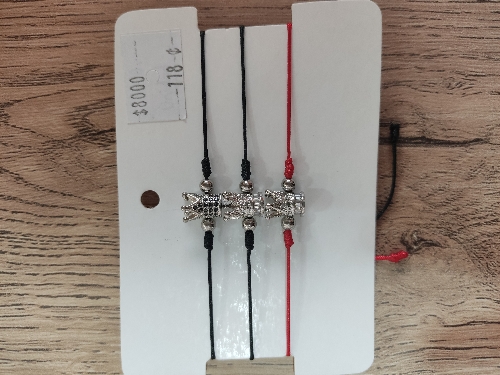 Pulsera hilo con corona de acero