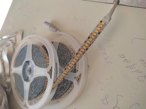 FITA 240LED 3000K. ROLO 5m