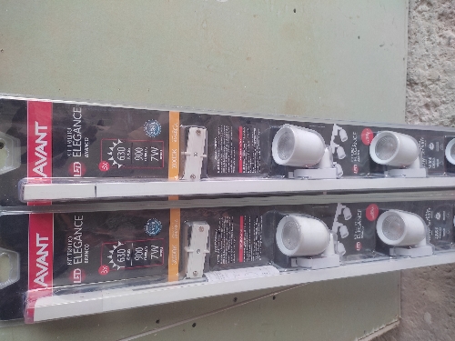 KIT TRILHO+ 3 SPOT 7W 3000K AVANT