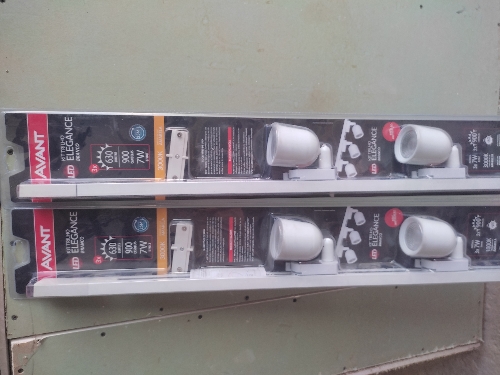 KIT TRILHO+ 3 SPOT 7W 6500K AVANT