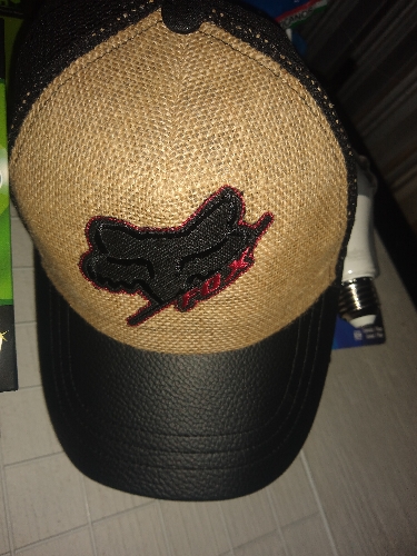 GORRA GRANDE