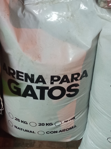 Arena para gatos a granel.