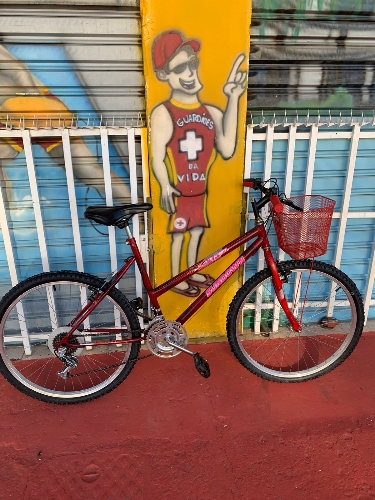 Bicicleta aro 26 usada feminina verm caloi