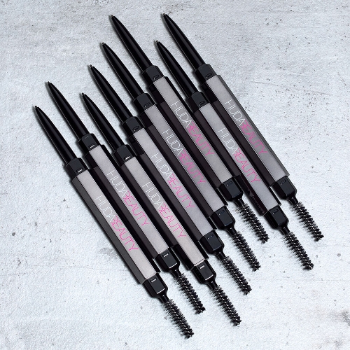 Huda Beauty Lápiz de Cejas