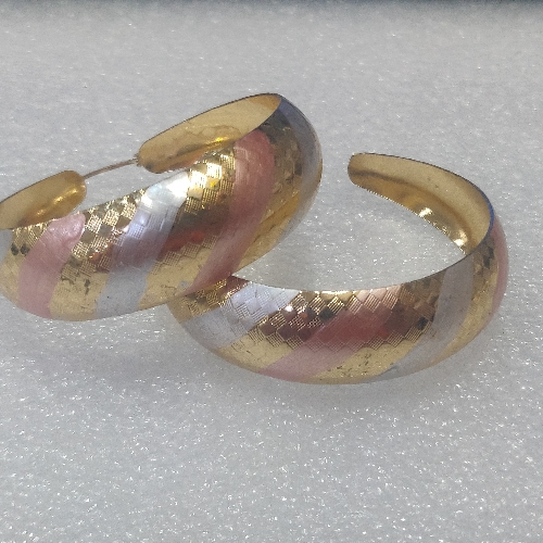 ARGOLLA EN LAMINADO DIAMANTADA TIPO CANDONGA MEDIANA / FRANJAS EN CARTIER ALD000113