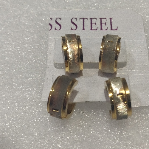 ARGOLLA EN ACERO HOGGY 2 TONOS DIAMANTADA CENTRO BORDADO DORADO 12X5 MM ARA000730