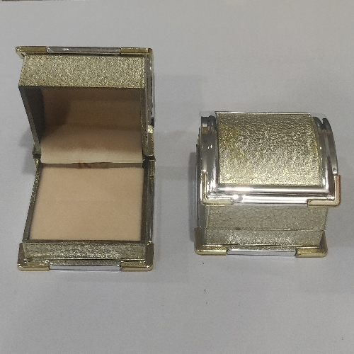 CAJA DE REGALO /REGALO TIPO BAUL PLÁSTICO 2 TONOS 5X5 CM CAJ000124