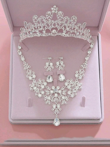 CORONA COLLAR Y ZARCILLO CON PIEDRERIA FORMA DE FLOR Y DIAMANTES DE IMITACION EN GOTA CRN00077