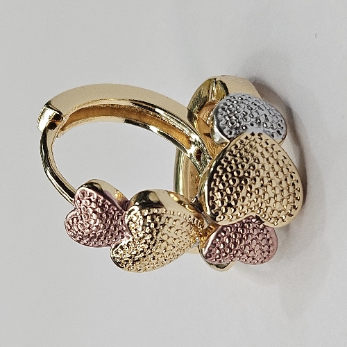 ARGOLLA EN LAMINADO CARTIER DETALLE CORAZON CON RELIVE DE PUNTOS