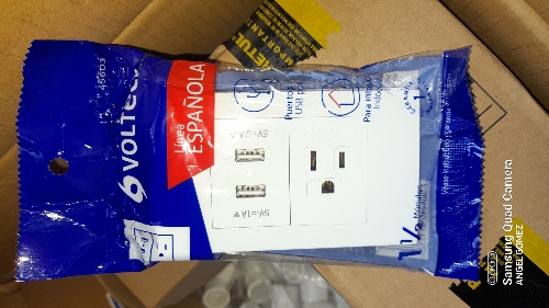 Contacto 2 polos + tierra con 2 puerto usb con placa