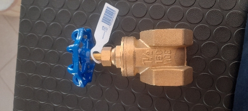 Valvula de compuerta de latón roscable 11/2" Foset