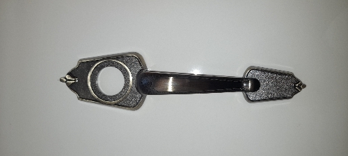 MANIJA DECORATIVA DE LATÓN ANTIGUO