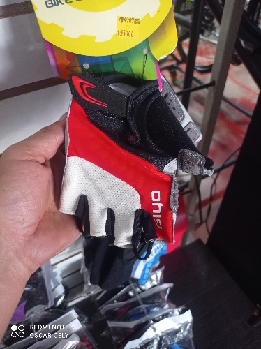 Guante Giyo ajustable belcro