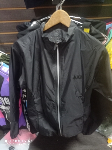 Chaqueta M cortavientos 100k