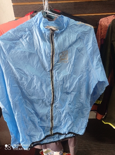 Chaqueta L cortavientos adriani