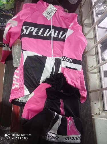 Conjunto S adriani specialize