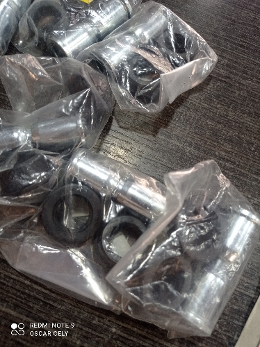 Juego de buges y tornillo para centro