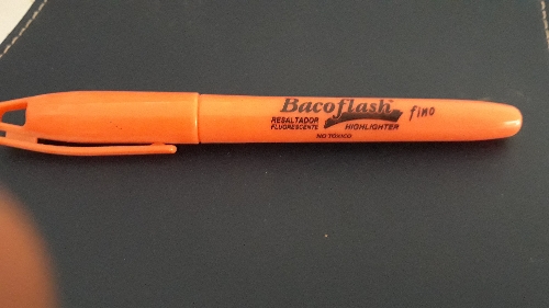 Marcador resaltador naranja
