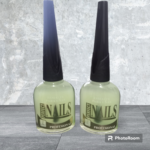 Base fortalecedora de uñas de ajo y limón Nails
