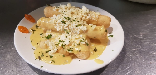 Dedos de yuca con queso