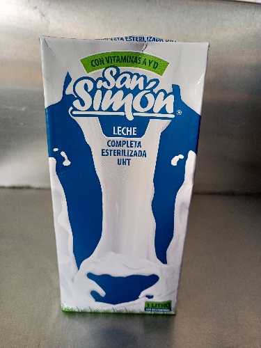Leche Liquida Completa San Simon UTH