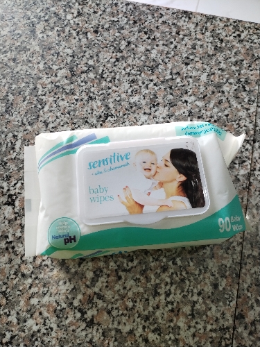 Baby wipes sensitive