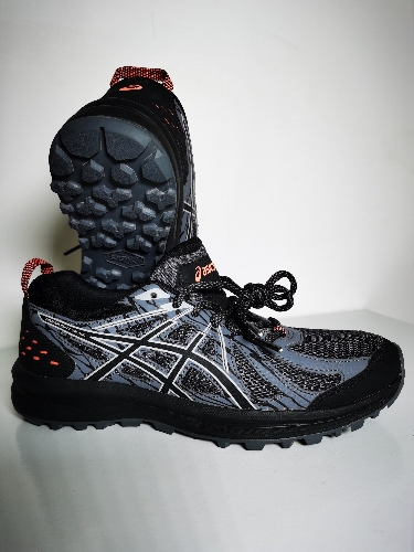 Asics Frequent Trail Negro No 24
