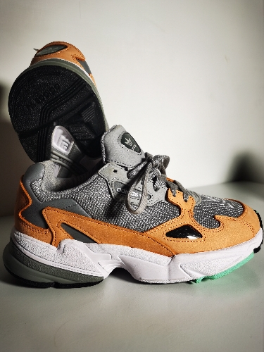 Adidas Falcon Gris / Mamey No 24