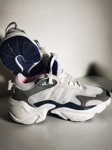 Adidas Magmur Runner No 26