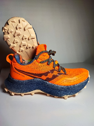 1443 Saucony Endorphin Trail Naranja No 23