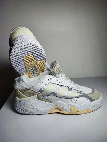 Adidas 3 Stripes Nite ball II blanco No 23