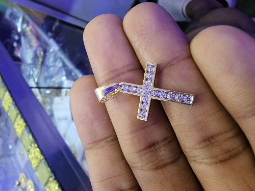 Medalla Cruz diamantes 2.1