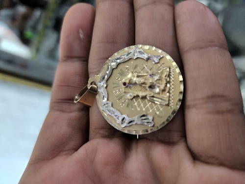 Medalla Virgen 7.4
