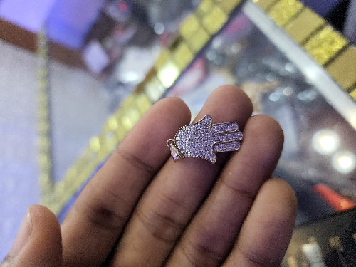 Medalla mano de fatima 3.4 Gramos