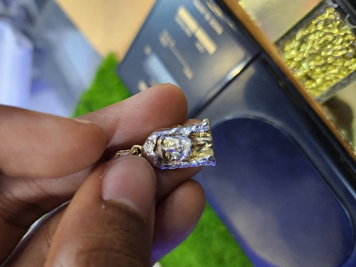 Medalla Cara de Cristo 1.3 gramos