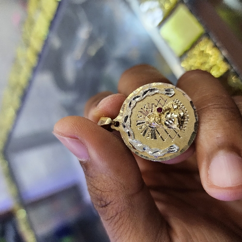 Medalla Virgen Redonda 4.8 Gramos