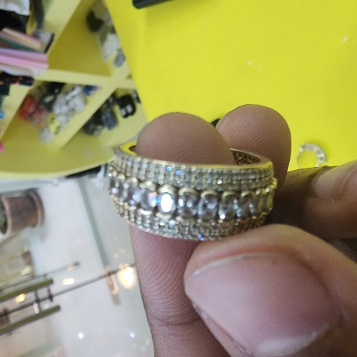 Anillo con Piedras 5.7 Gramos