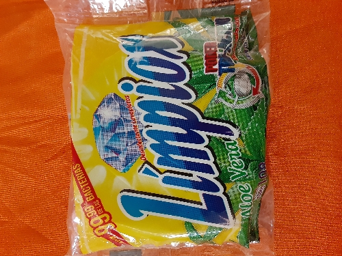 Jabón de lavar platos amarillo